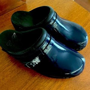 C&C Scandinavian Clogs with butterfly clip